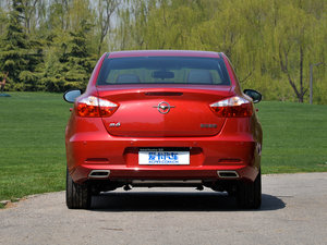 2015款1.5T 手动乐FUN型 正后	