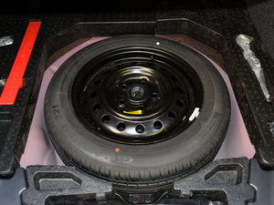 2015款1.5T 手动乐FUN型 备胎