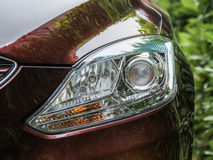 2015款1.5T CVT睿FUN型 大灯
