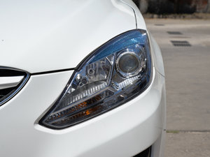 2015款1.5T CVT驭FUN型 大灯