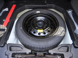 2015款1.5T CVT驭FUN型 备胎