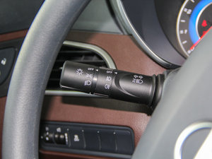 2016款1.5T 自动适·臻型 7座 中控区