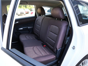 2016款2.0L 手动适·宜型 5座 后排座椅