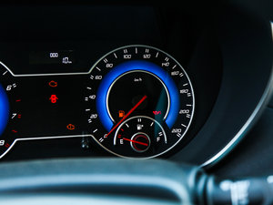 2016款2.0L 手动适·宜型 5座 中控区