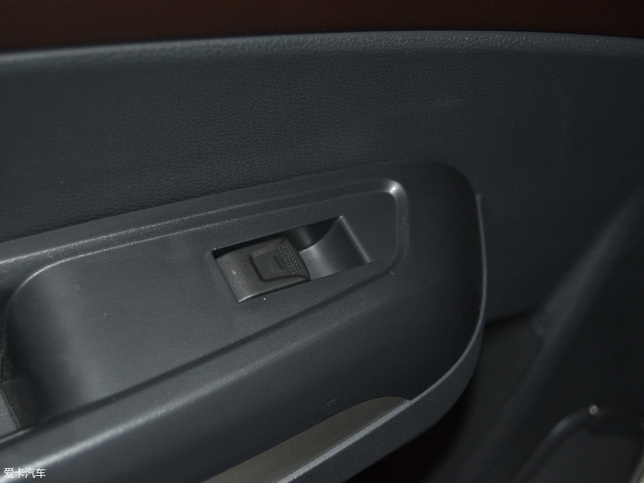 2017(li)MPV 1.5T Ԅ(dng)m 6