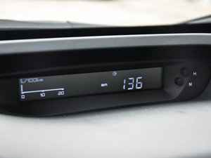 2017款1.5T 自动适·畅型 7座 中控区