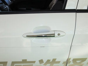 2017款1.5T 手动适·悦型 7座 主驾门拉手