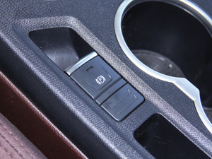 2017款1.5T 手动适·悦型 7座 驻车制动器