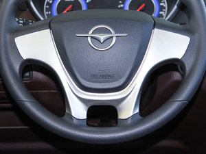 2017款1.5T 手动适·悦型 7座 中控区