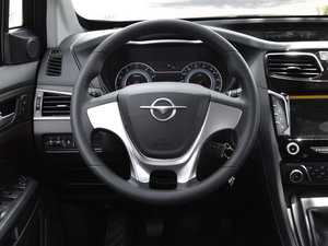 2017款1.5T 手动适·享型 7座 方向盘