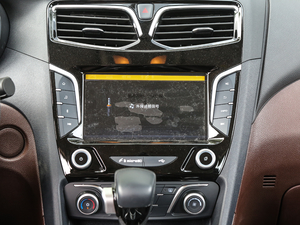 2017款1.5T 7座手动标准型 中控台显示屏