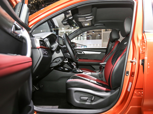 2019款1.4T 自动智享互联版GLS 前排空间