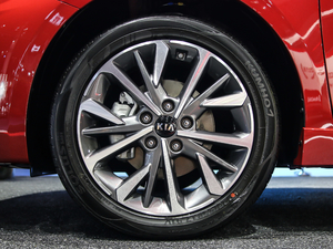 2019款1.4T 自动智享运动版 轮圈