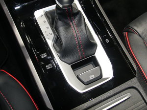 2019款1.4T 自动智享运动版 驻车制动器