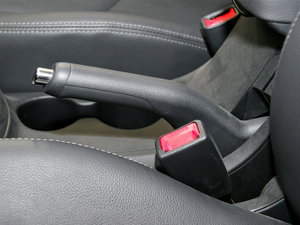 2010款1.6 Premium  驻车制动器