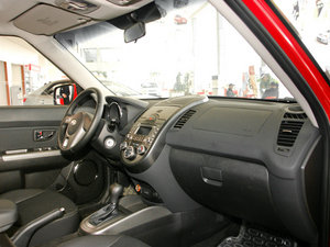 2010款1.6 Premium  中控区