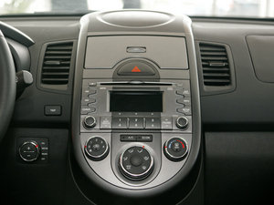 2010款1.6 Premium  中控区