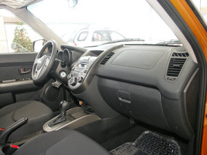 2010款1.6GL 自动 中控区