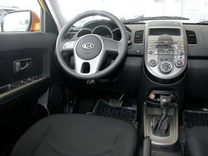 2010款1.6GL 自动 中控区