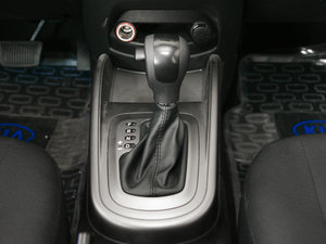 2010款1.6GL 自动 中控区