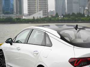 2020380T GT-Line F (x)(ji)^