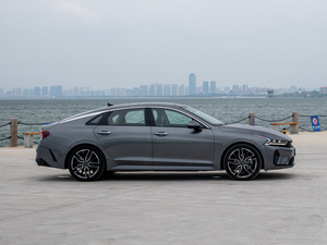 2020380T GT-Line Ş w^