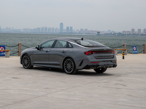 2020380T GT-Line Ş w^