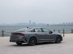 2020380T GT-Line Ş w^