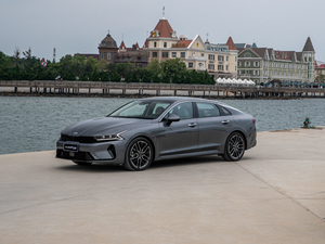 2020380T GT-Line Ş w^