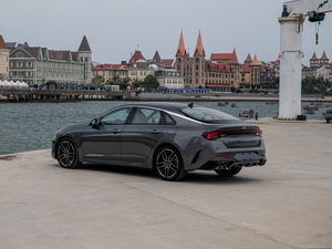 2020380T GT-Line Ş w^