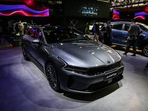 2020380T GT-Line Ş w^