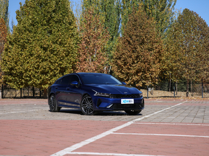 2020380T GT-Line Ş w^