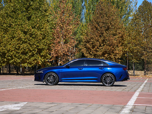 2020380T GT-Line Ş w^