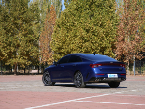 2020380T GT-Line Ş w^