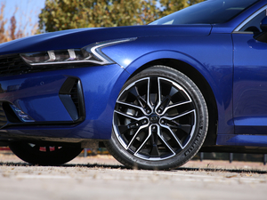 2020380T GT-Line Ş ^