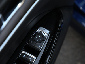 2020380T GT-Line Ş g