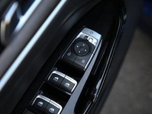 2020380T GT-Line Ş g