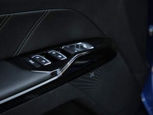 2020380T GT-Line Ş g