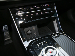 2020380T GT-Line Ş g