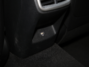 2020380T GT-Line Ş g