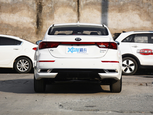 2020款1.5L CVT时尚版 正后	