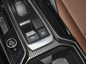 2021款Ace 2.0L 精彩版 驻车制动器