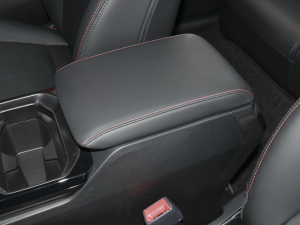 2021款Ace 2.0L 探索版 后排中央扶手