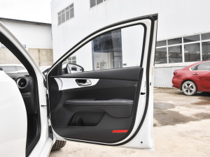 2021款1.4T DCT GT-Line奋斗互联版 空间座椅