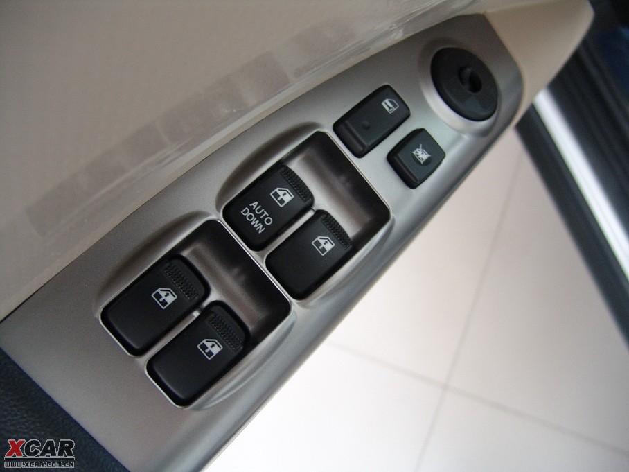 2009��{�� 2.0GL ����ԄӰ�