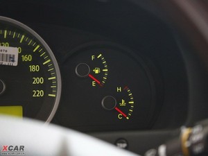 2009款2.0GLS 两驱手动版 中控区