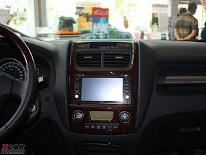 2009款2.0GLS 两驱手动版 中控台