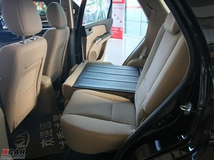 2009款2.0GL 两驱手动版 后排空间