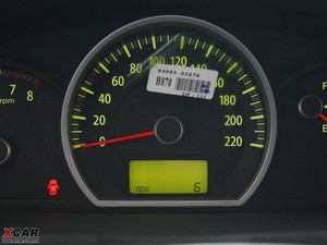 2009款2.0GLS 两驱手动版 中控区