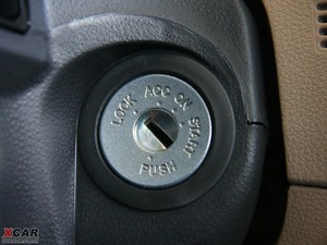2009款2.0GLS 四驱手动版 中控区